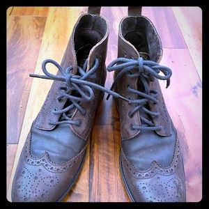 Aldo men’s Brown Leather lace up boots.